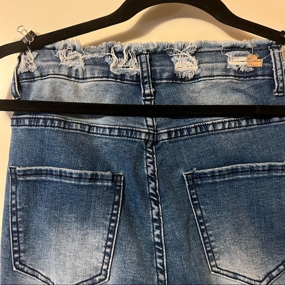 High Rise  Destructed Jeans - Picture 4 of 8